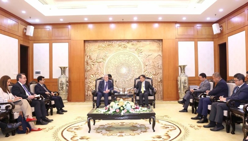 Chilean Minister of Foreign Affairs welcomed in Hanoi